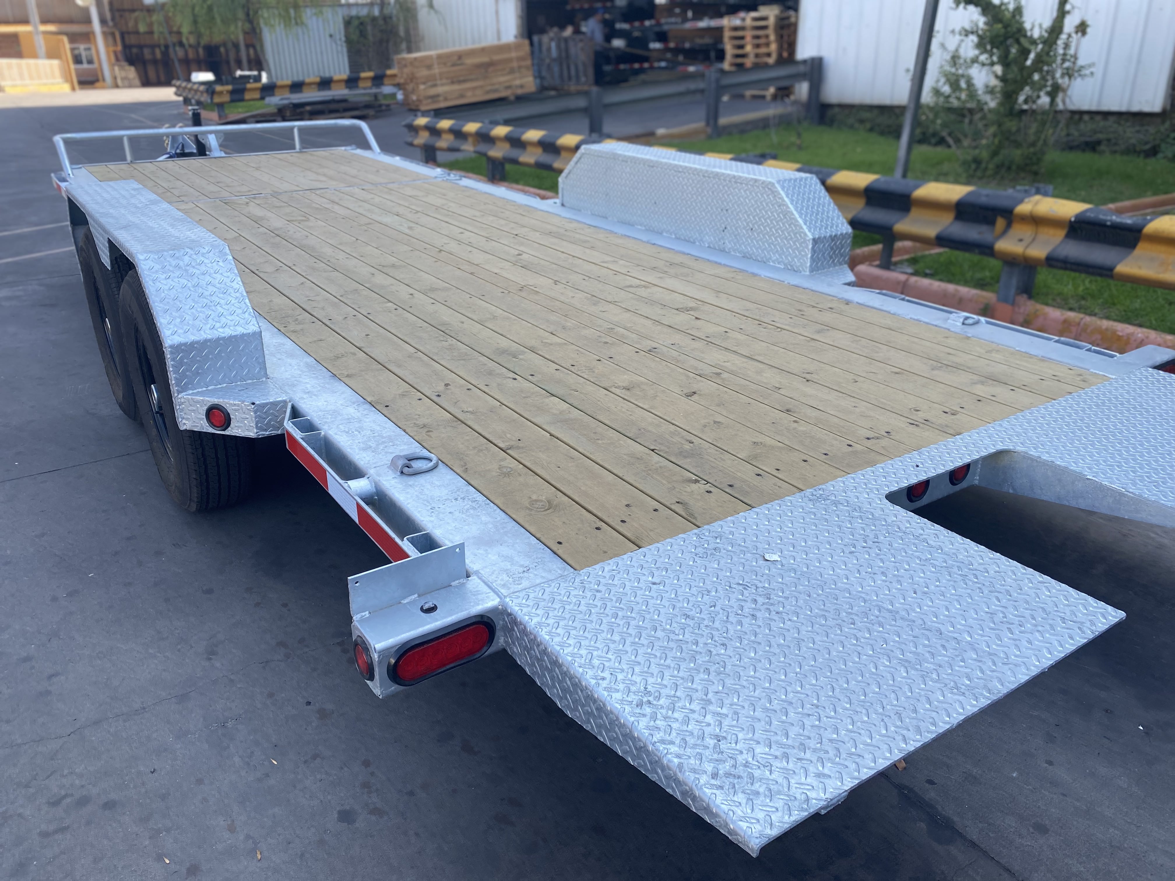 Tilt Trailer 22'x83" Tandem Axle (14,000lbs) Galvanized [BACKORDER]